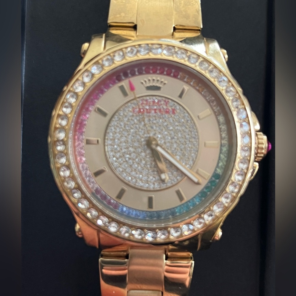 Juicy Couture Pedigree Ladies 1901228 Analog Display Quartz Gold Watch